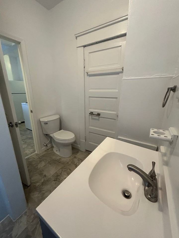 1018-1024 Brown Street - Photo 4 of 29