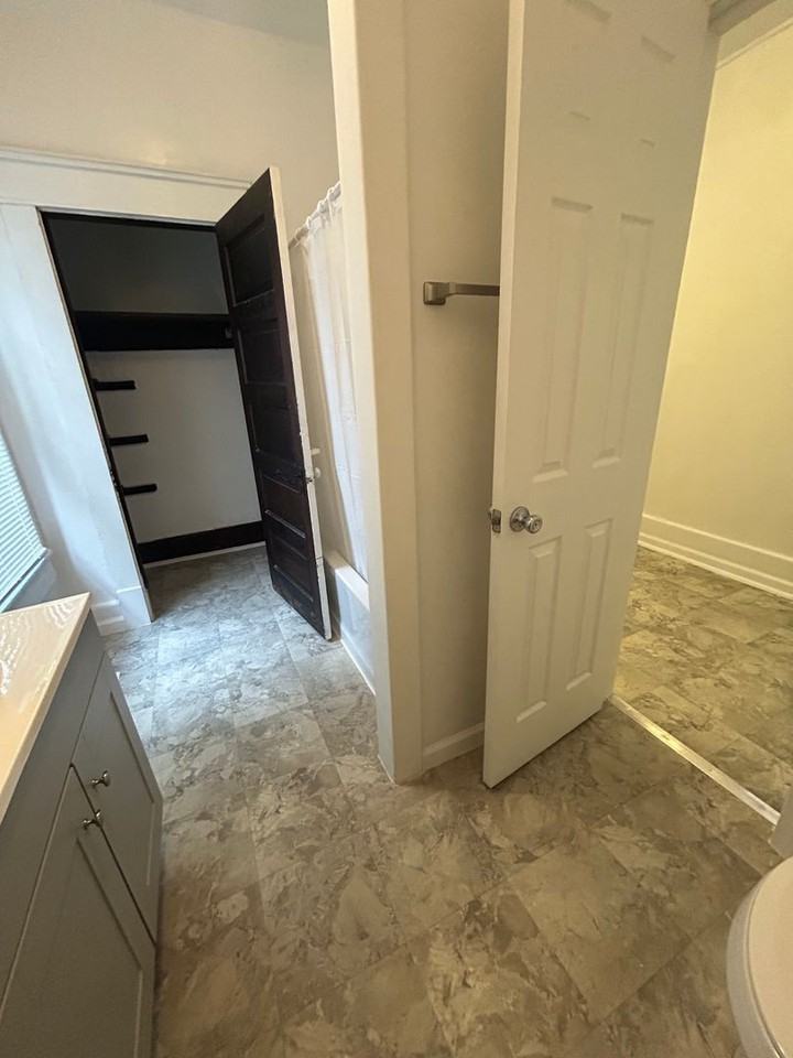 1018-1024 Brown Street - Photo 6 of 29