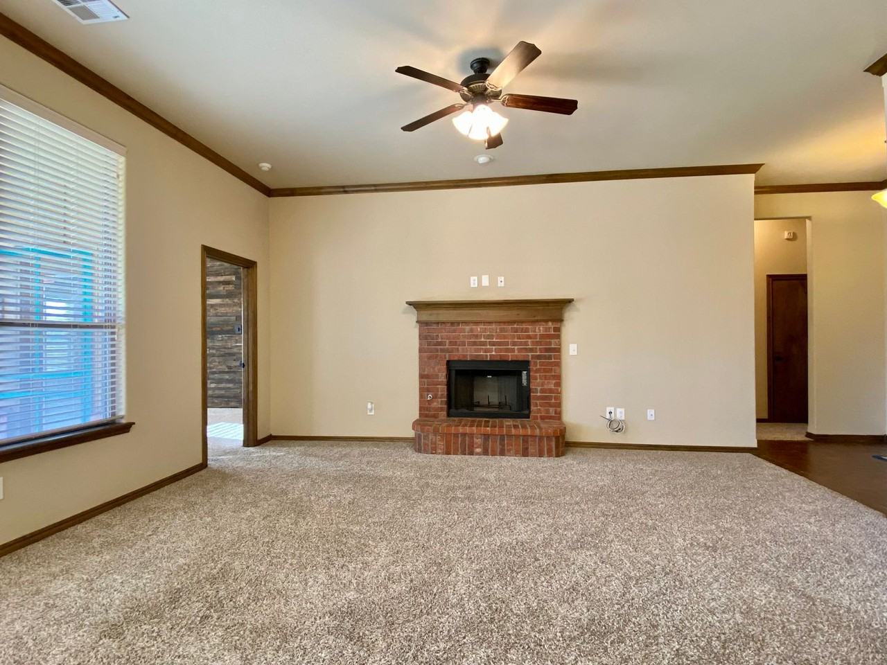 7716 Marathon Ln - Photo 5 of 24