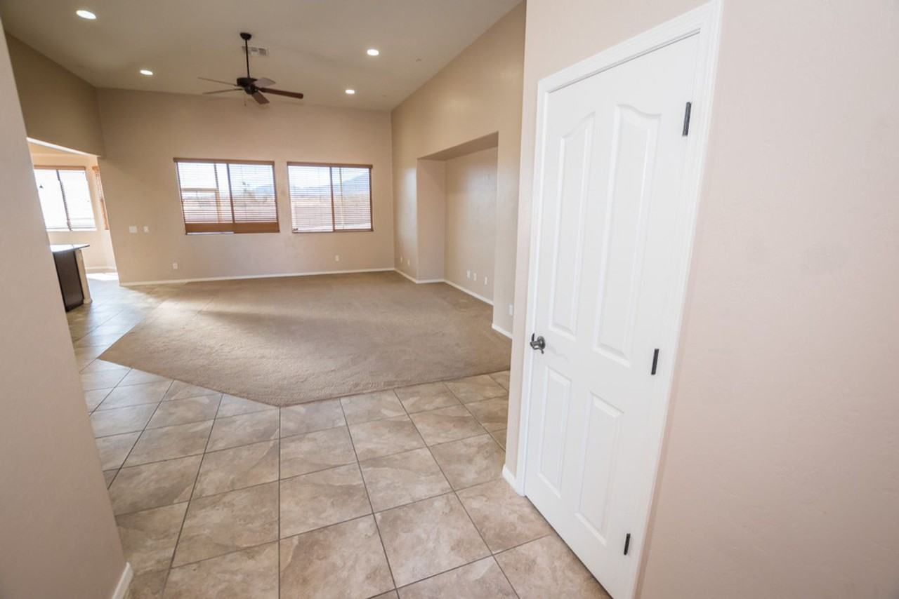 1804 Prairie Grass Dr - Photo 2 of 46