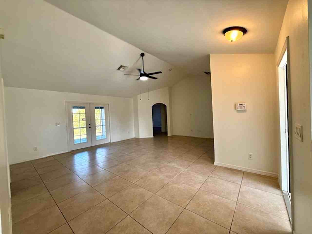 3906 13th St W - Photo 4 of 37