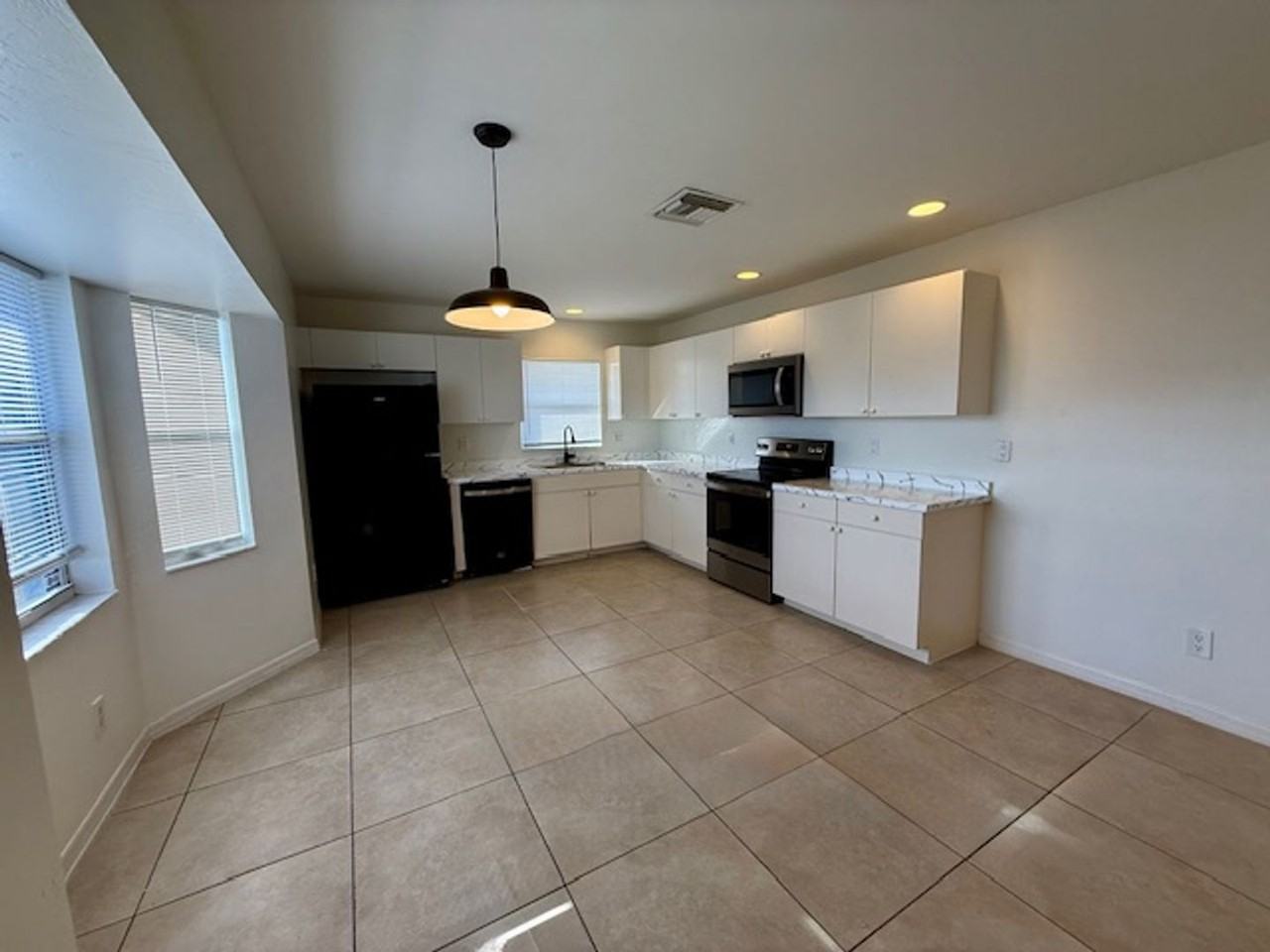 3906 13th St W - Photo 7 of 37