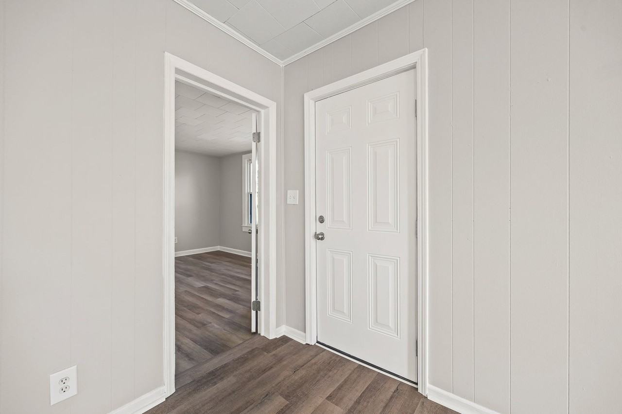 1127 W 5th Ave - Photo 3 of 25