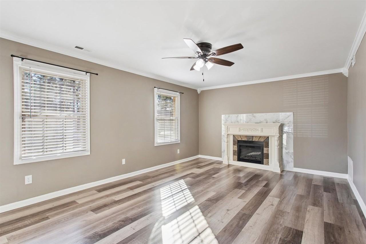 380 Circuit Ln #F - Photo 4 of 23