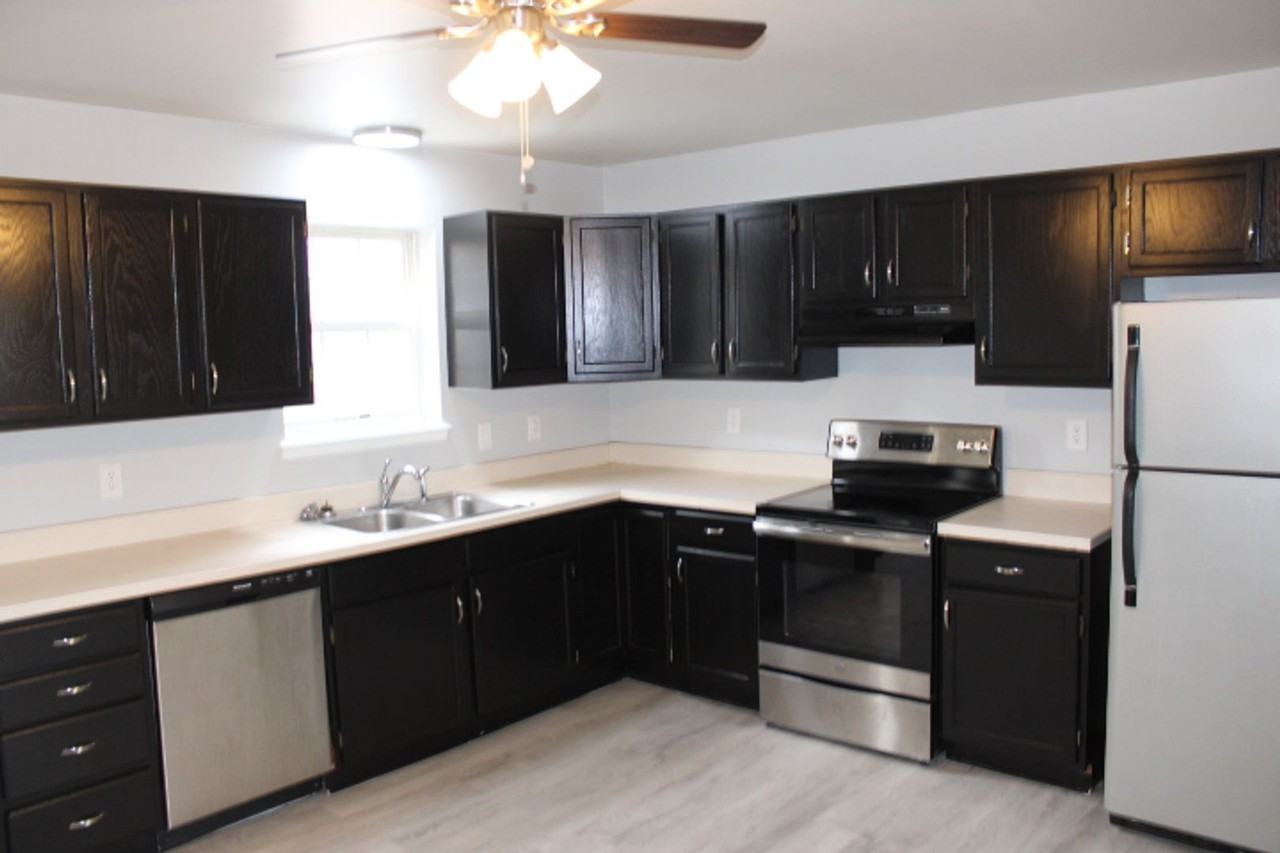 213 Ark Dr - Photo 2 of 11