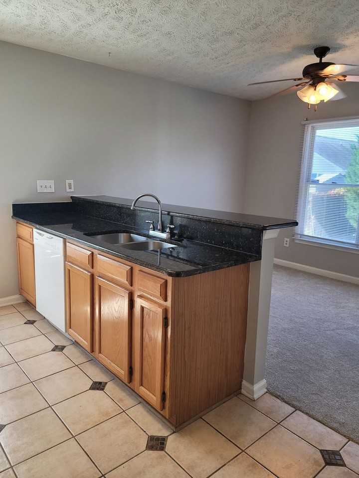 2948 Chillingworth Dr - Photo 5 of 13