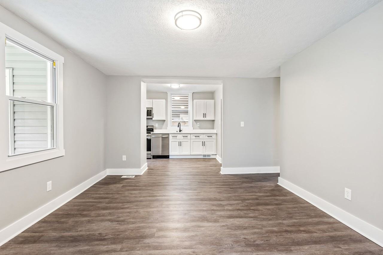 61 Glenmore Ave - Photo 5 of 24