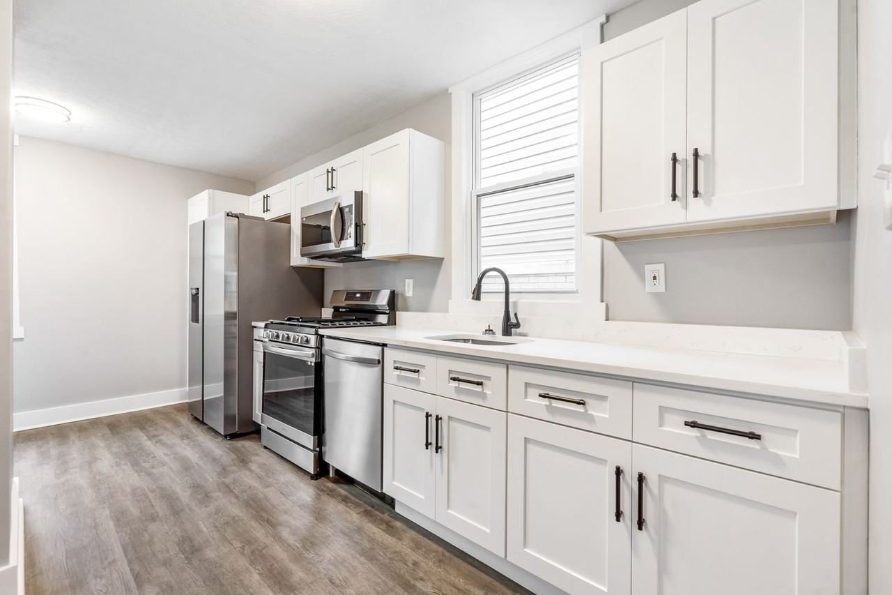 61 Glenmore Ave - Photo 6 of 24