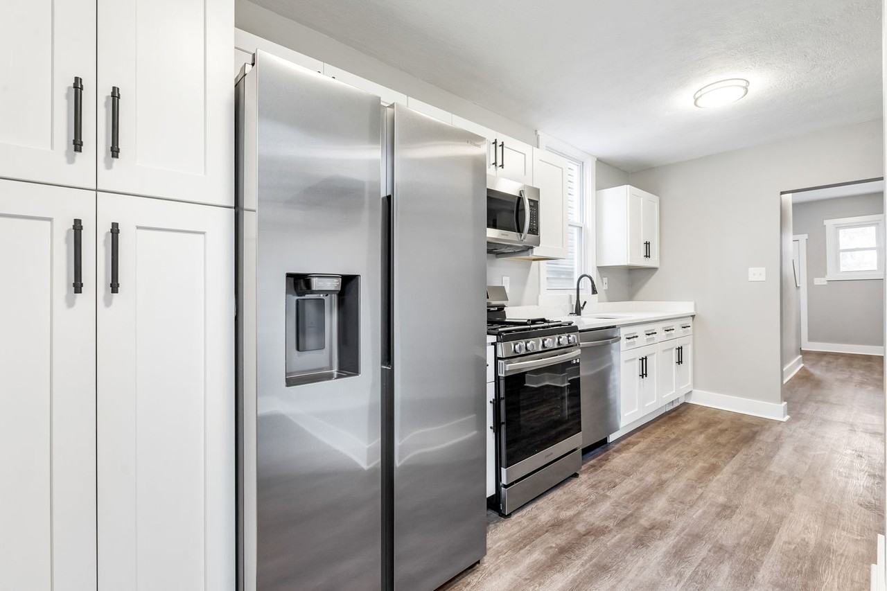 61 Glenmore Ave - Photo 7 of 24