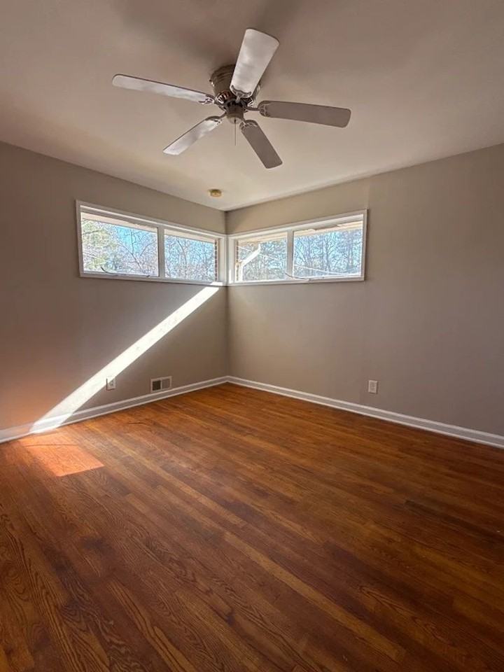 3270 Bobolink Dr - Photo 5 of 11