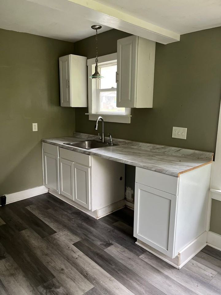 1313 Manchester Rd - Photo 4 of 7