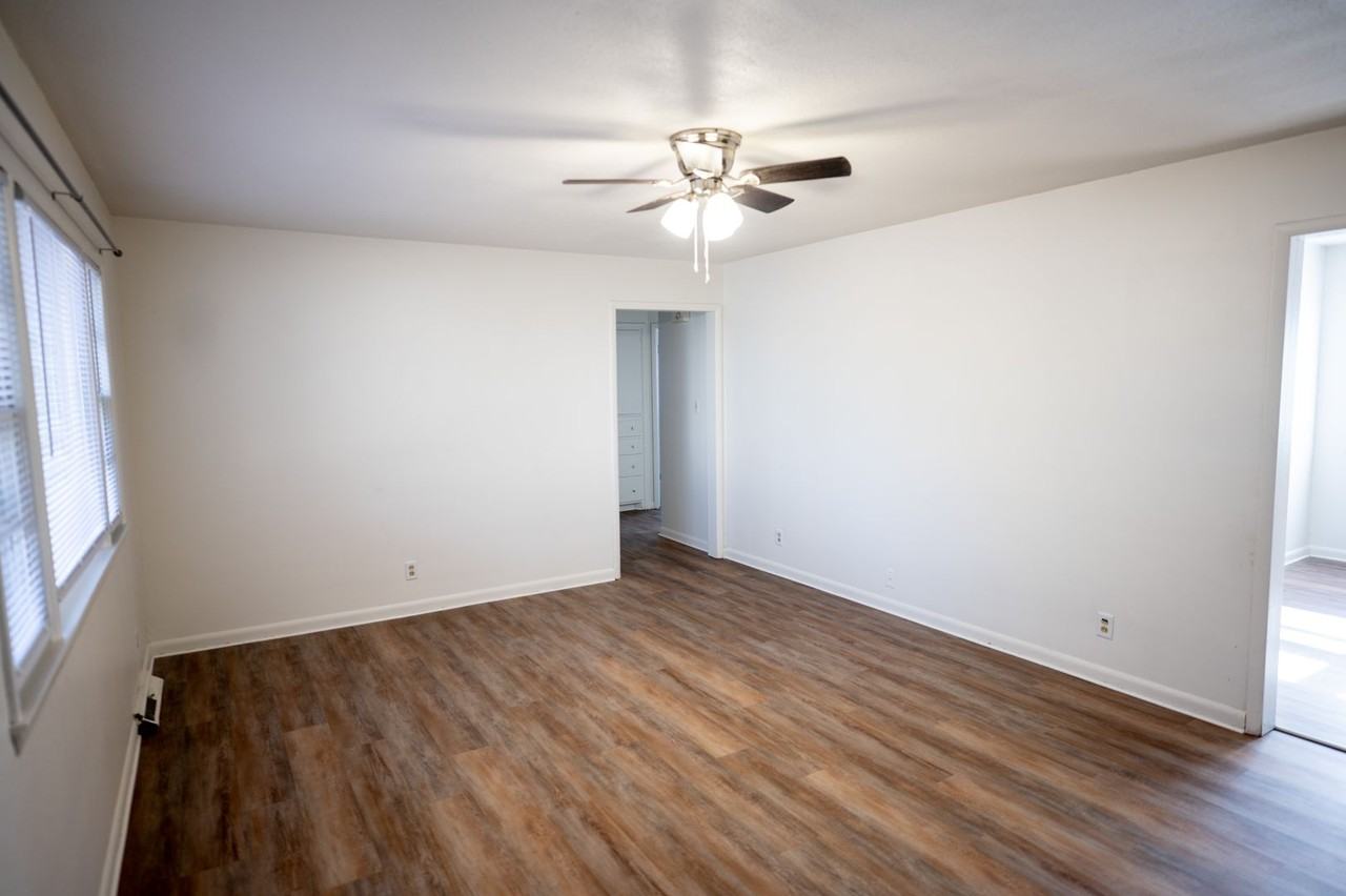 2614 E Lombard St - Photo 4 of 18