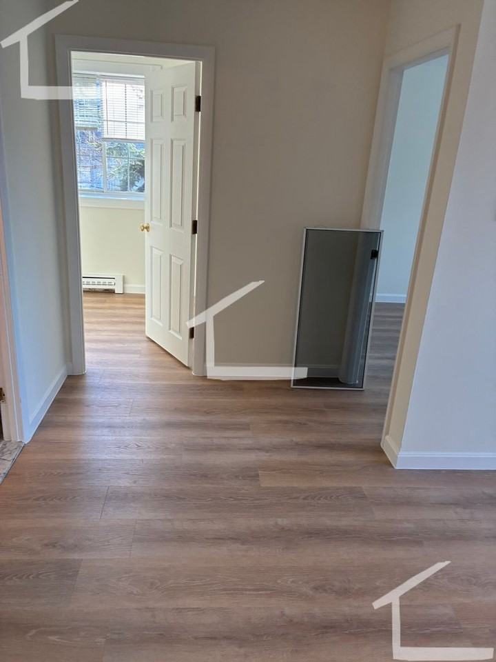 13 Embassy Rd - Photo 7 of 12