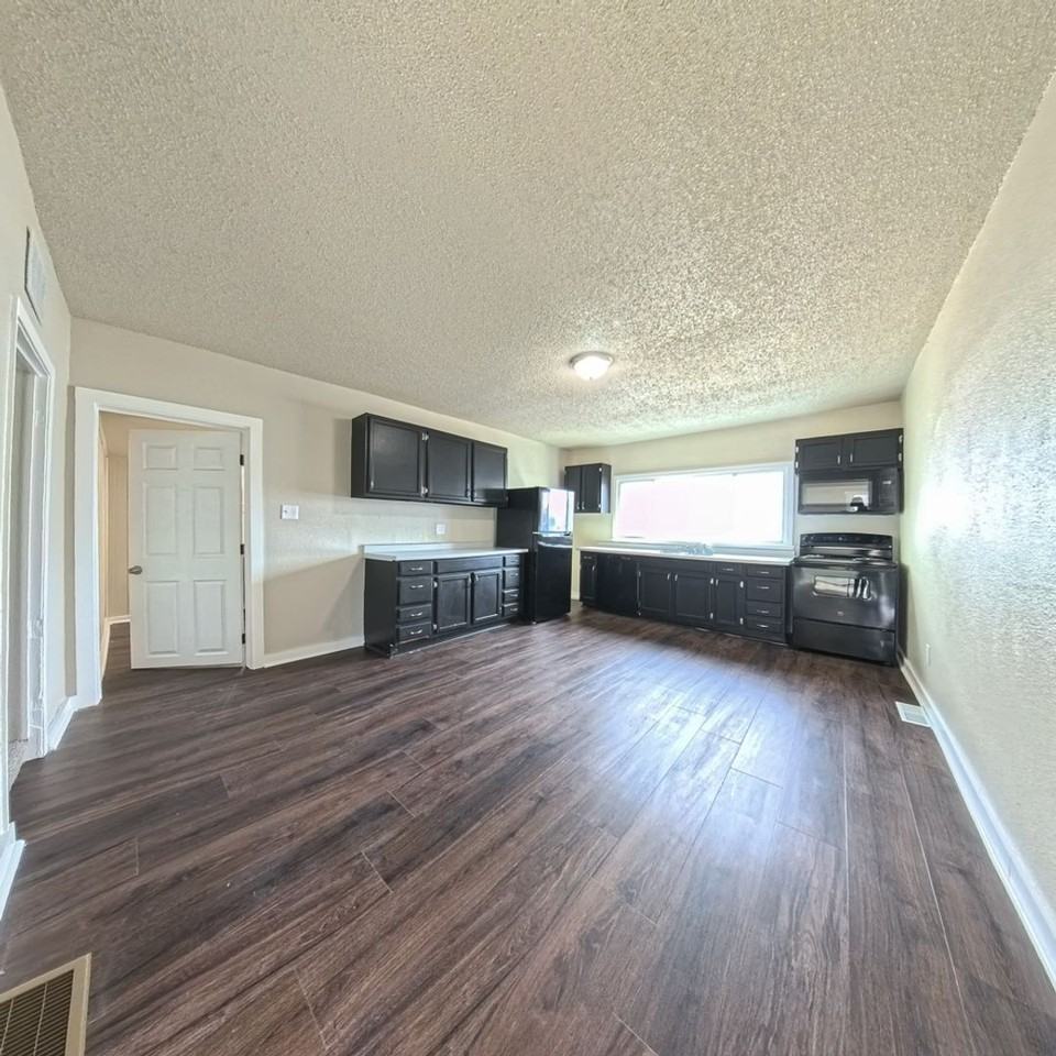 306 W Reed St - Photo 7 of 23