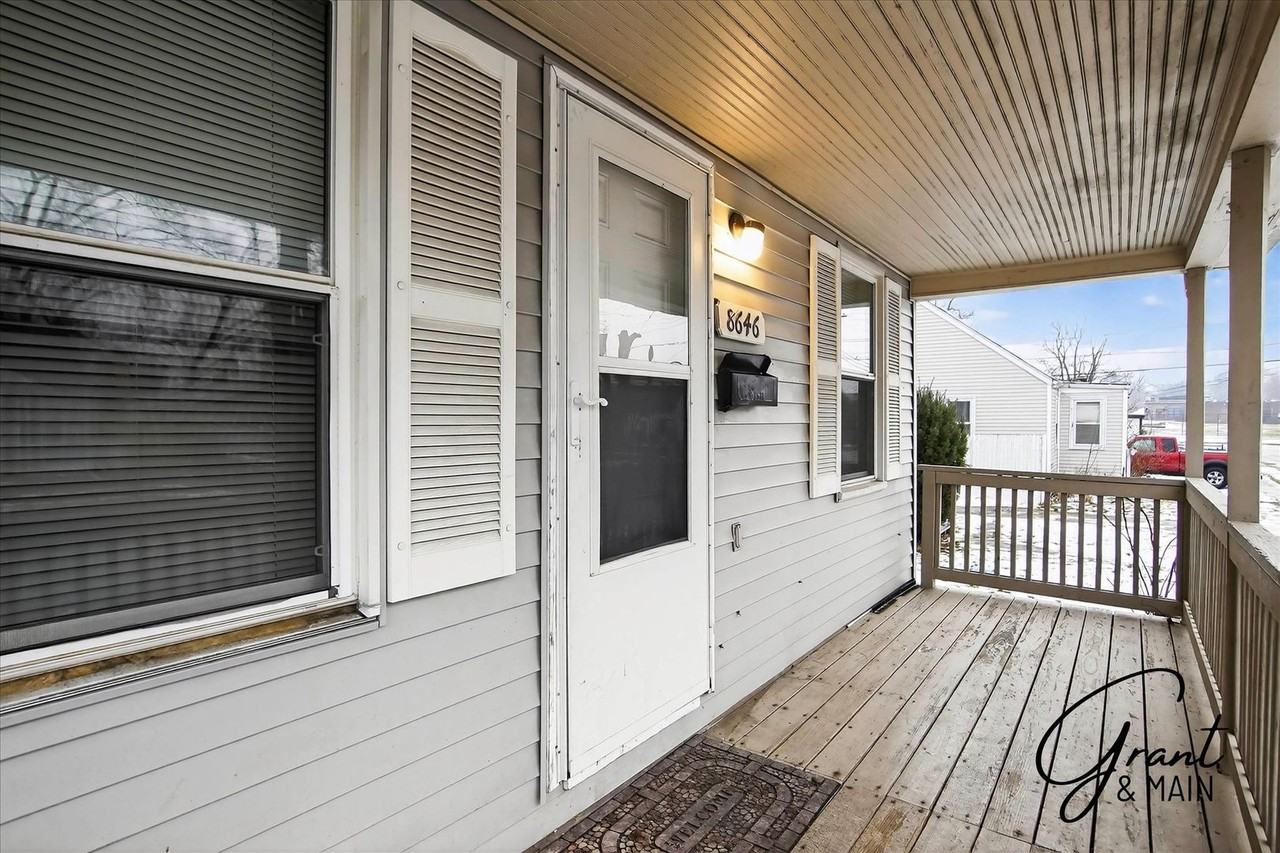 8646 Hudson Ave - Photo 2 of 24