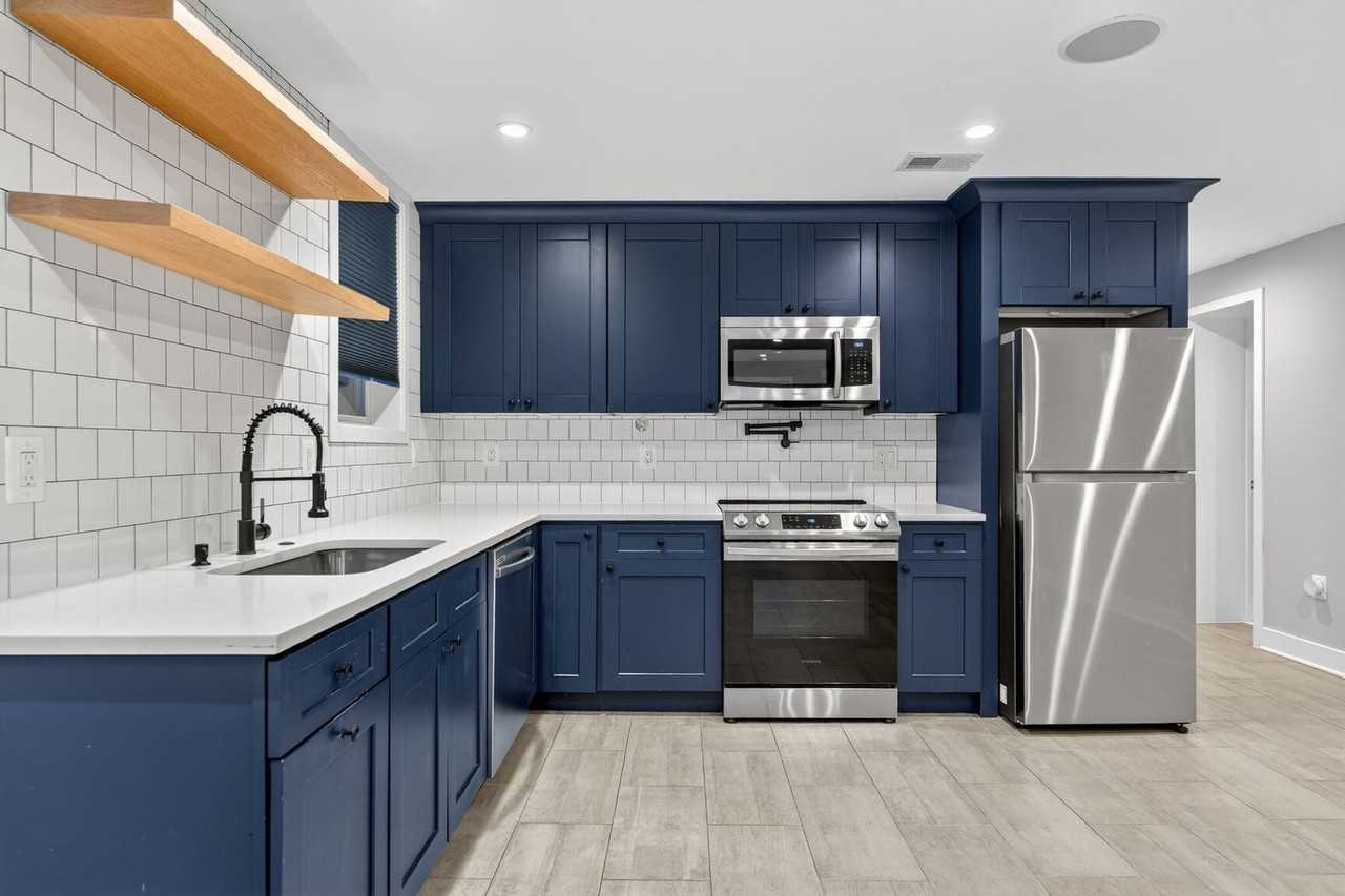 216 T St Ne #1 - Photo 5 of 16