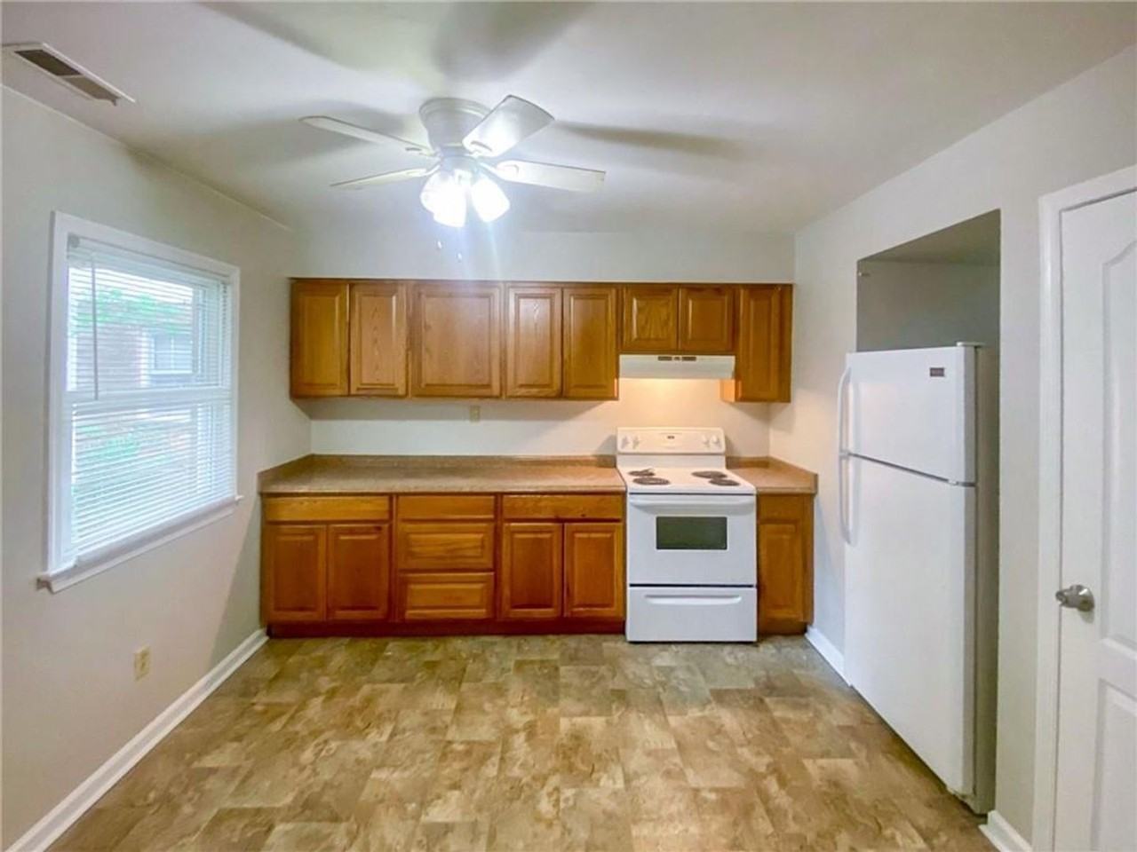 2306 Rush St - Photo 2 of 5