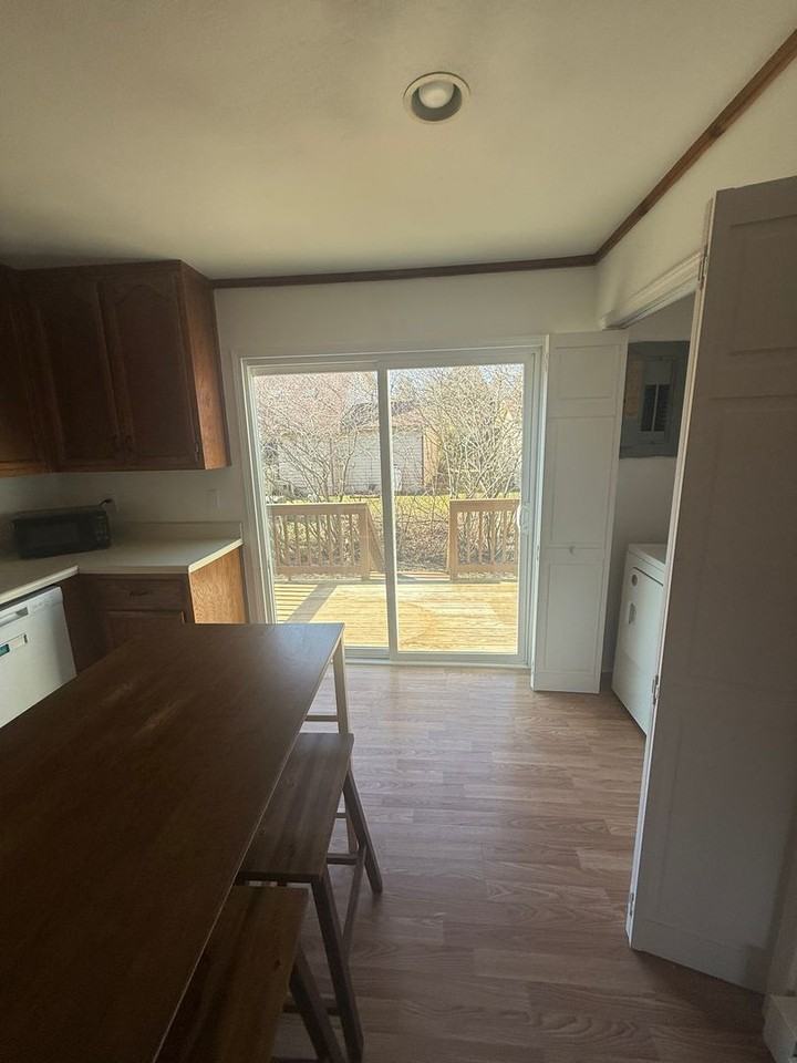 228 Adams Ln - Photo 6 of 19