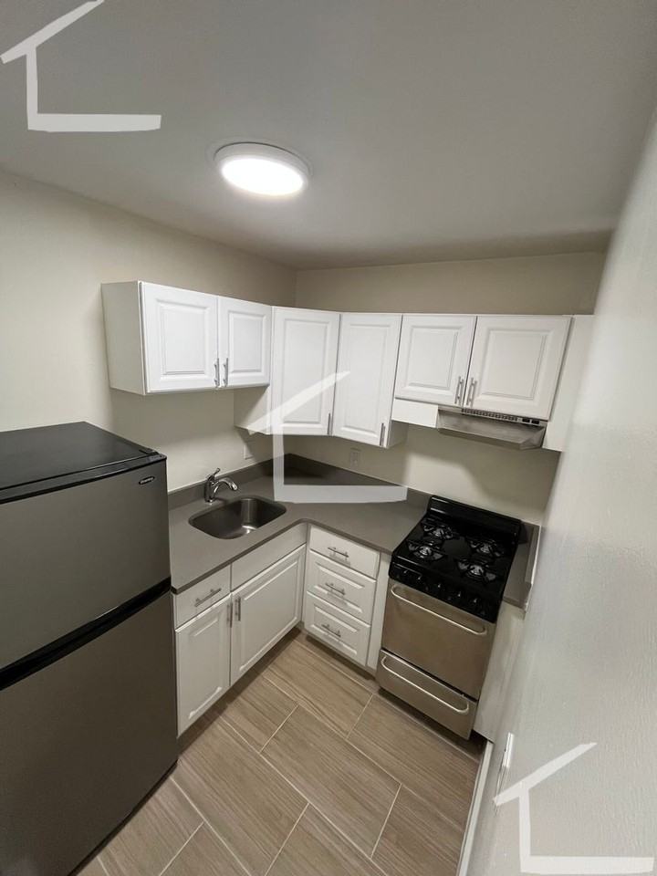 568 Massachusetts Ave - Photo 2 of 5