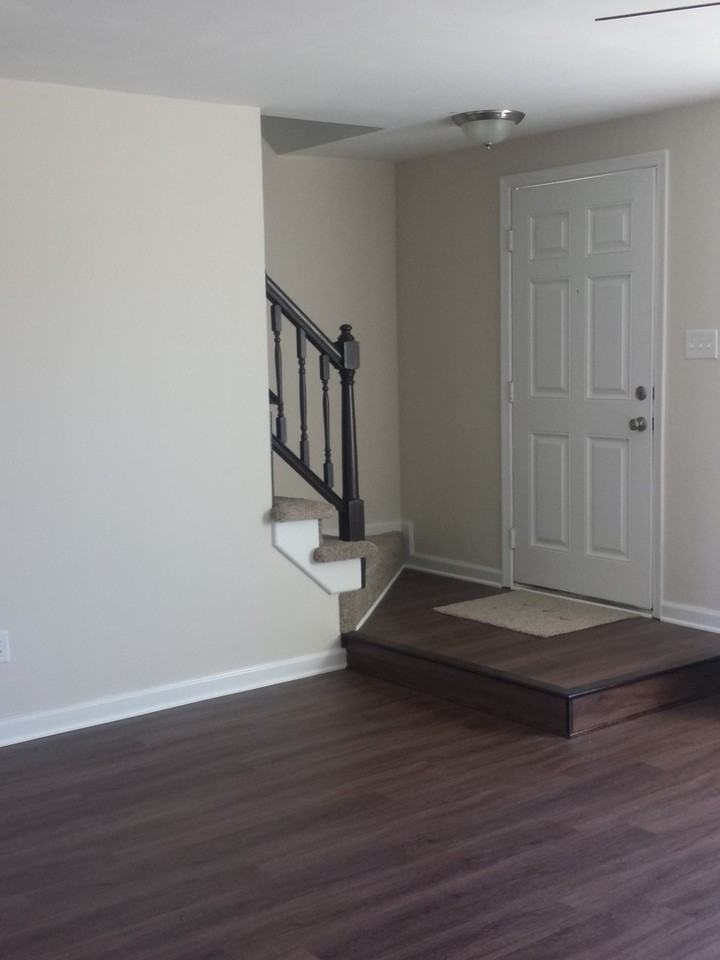 734 Huntly Dr - Photo 2 of 17