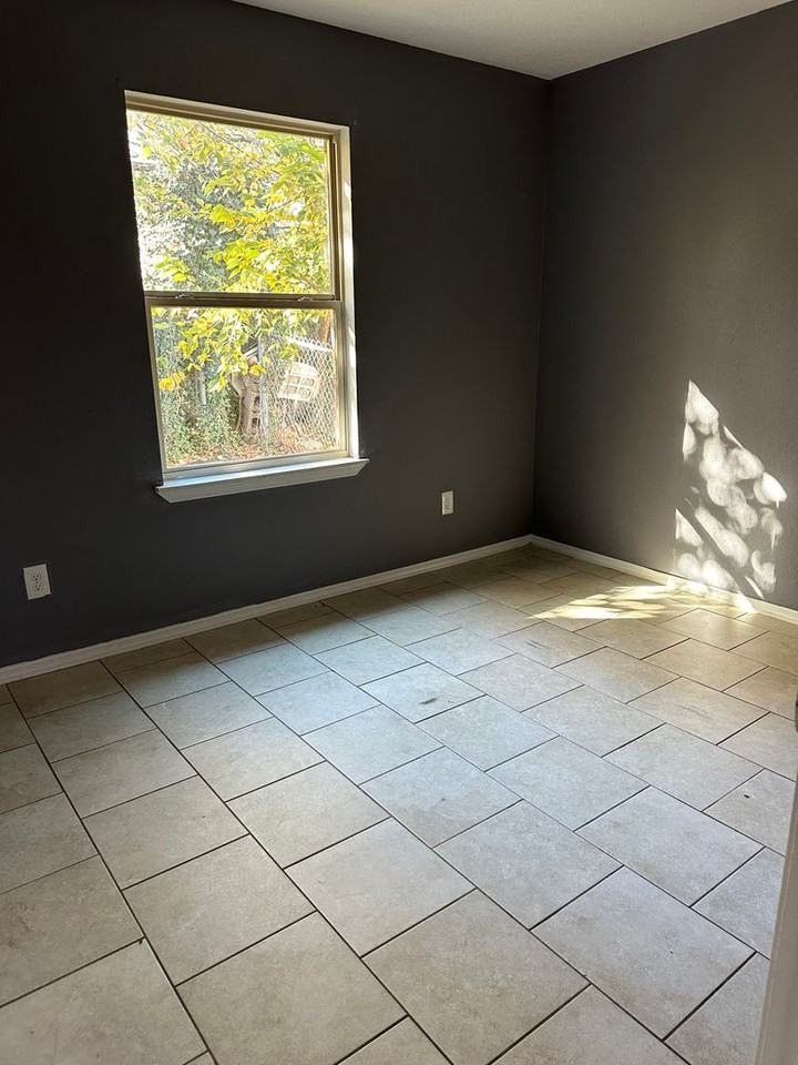 1619 Cherry St - Photo 4 of 8