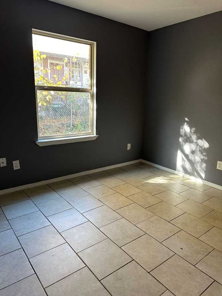 1619 Cherry St - Photo 5 of 8