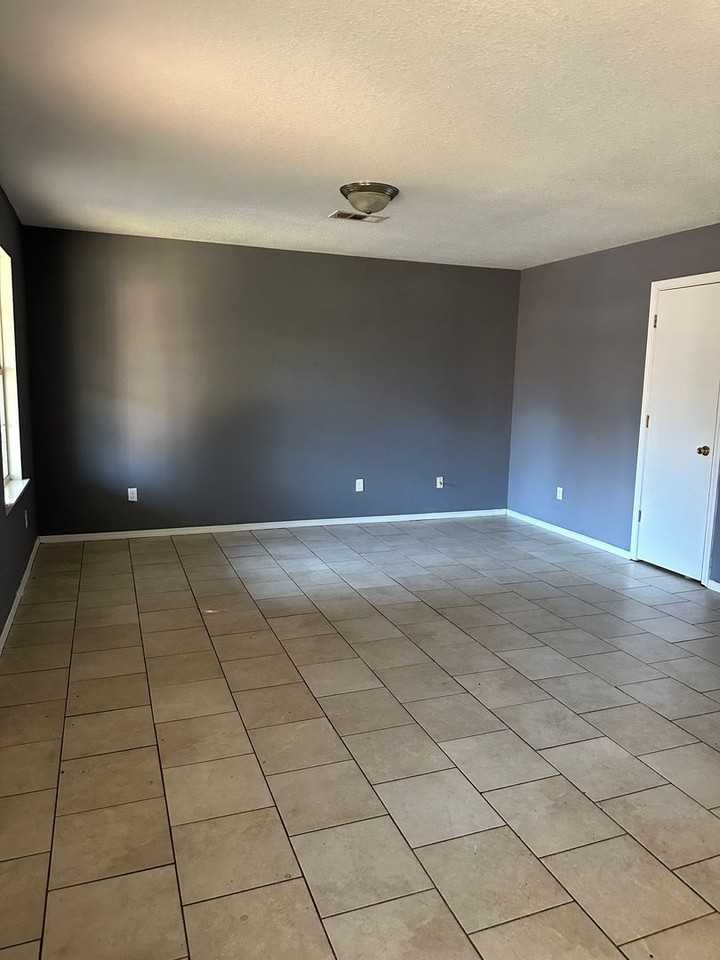 1619 Cherry St - Photo 6 of 8