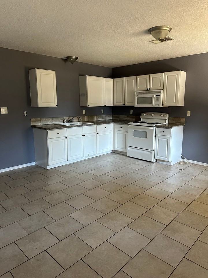 1619 Cherry St - Photo 7 of 8