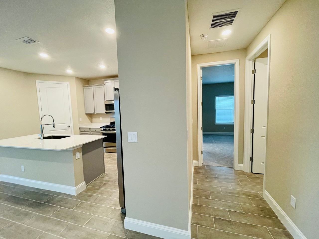 122 Monthaven Dr - Photo 5 of 23