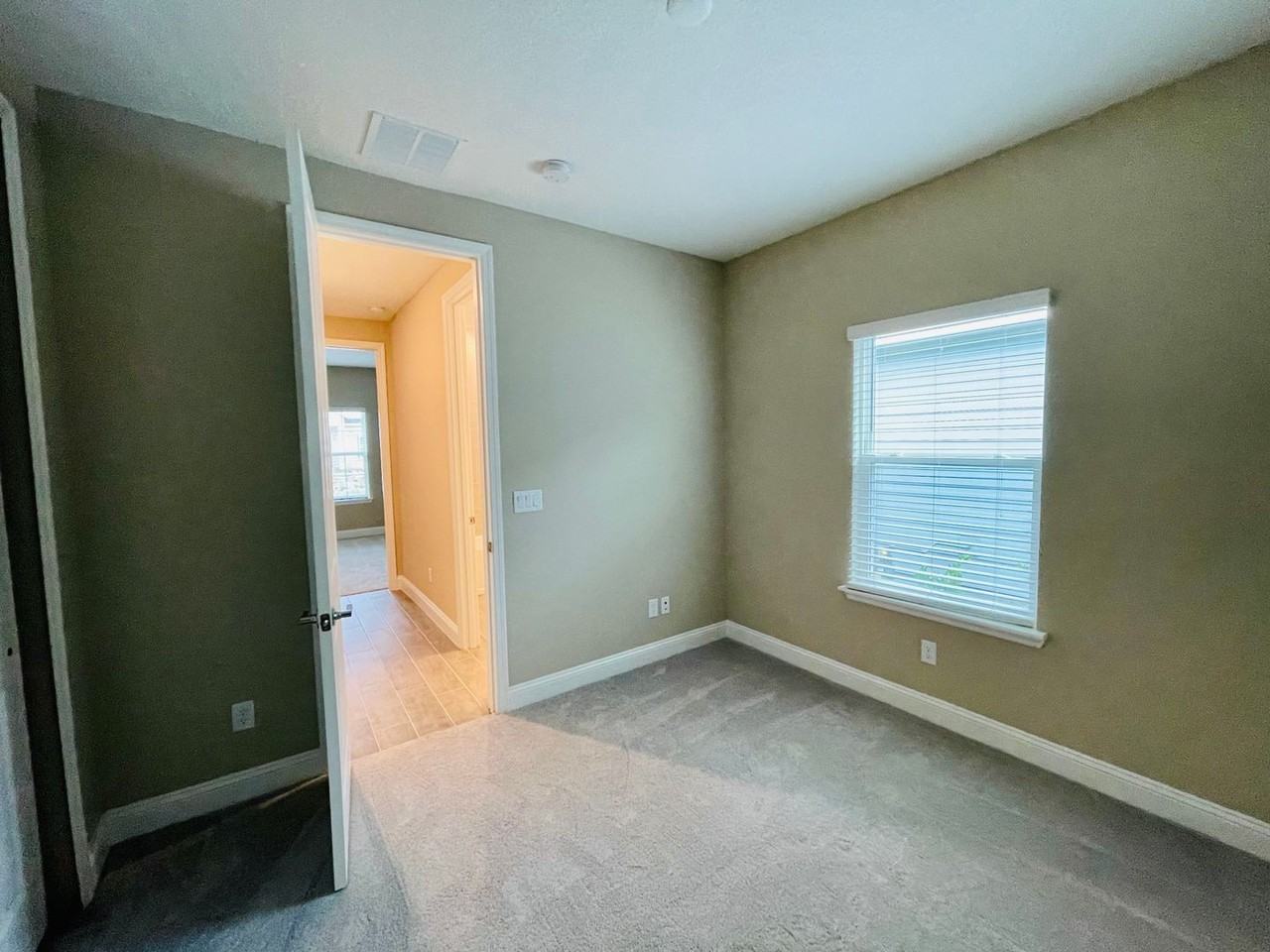 122 Monthaven Dr - Photo 7 of 23