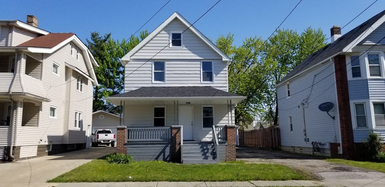 2302 Hood Ave - Photo 3 of 50