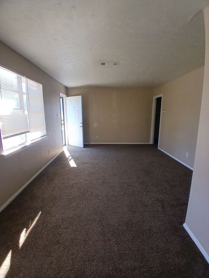 3655 Suzanne Dr - Photo 2 of 10