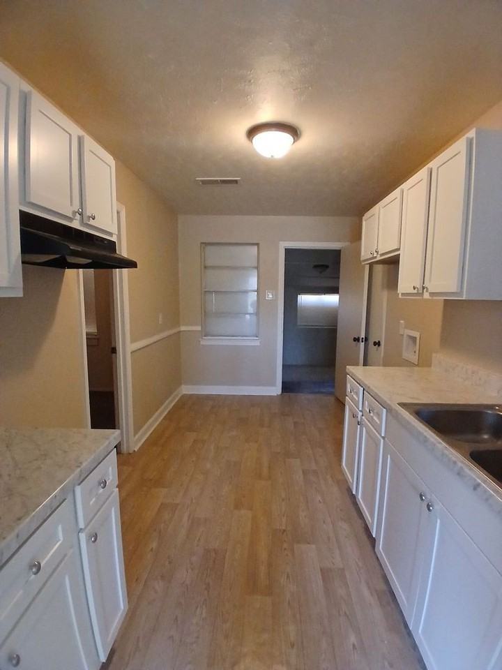 3655 Suzanne Dr - Photo 4 of 10