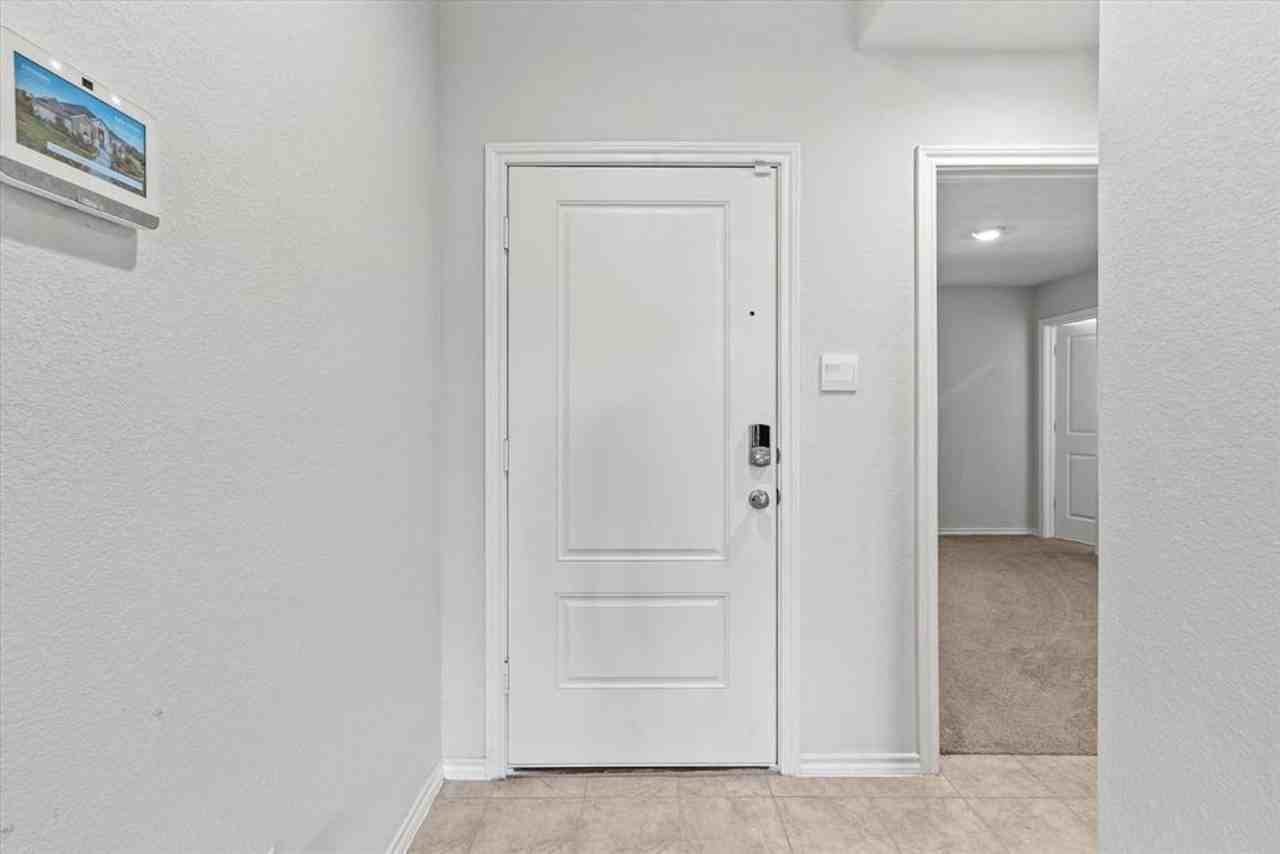 3041 Manu St - Photo 4 of 23