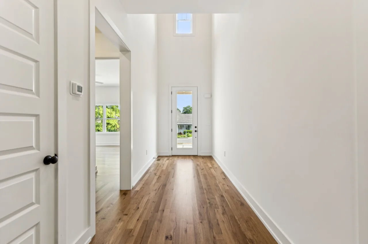 3903 Elkins Ave - Photo 6 of 41