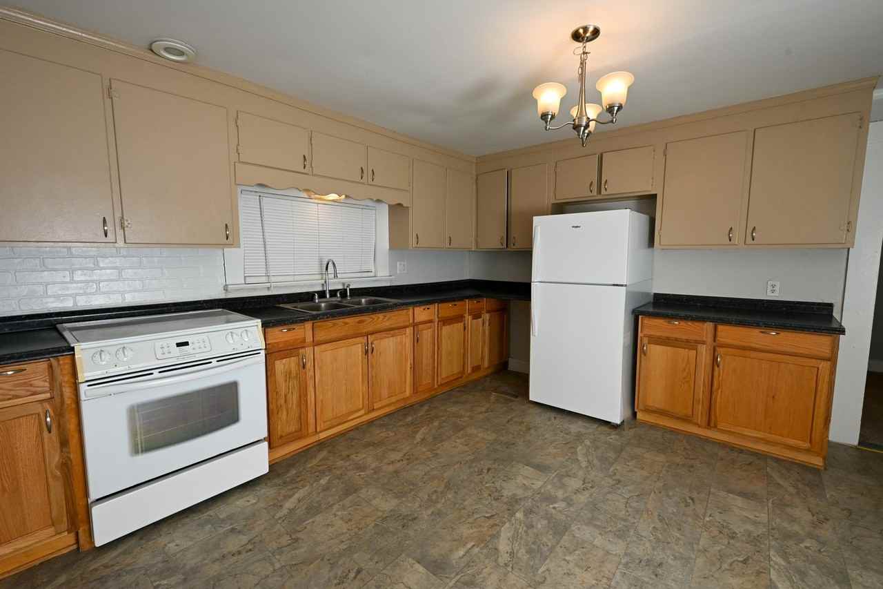 6565 Huntsboro Rd - Photo 2 of 20