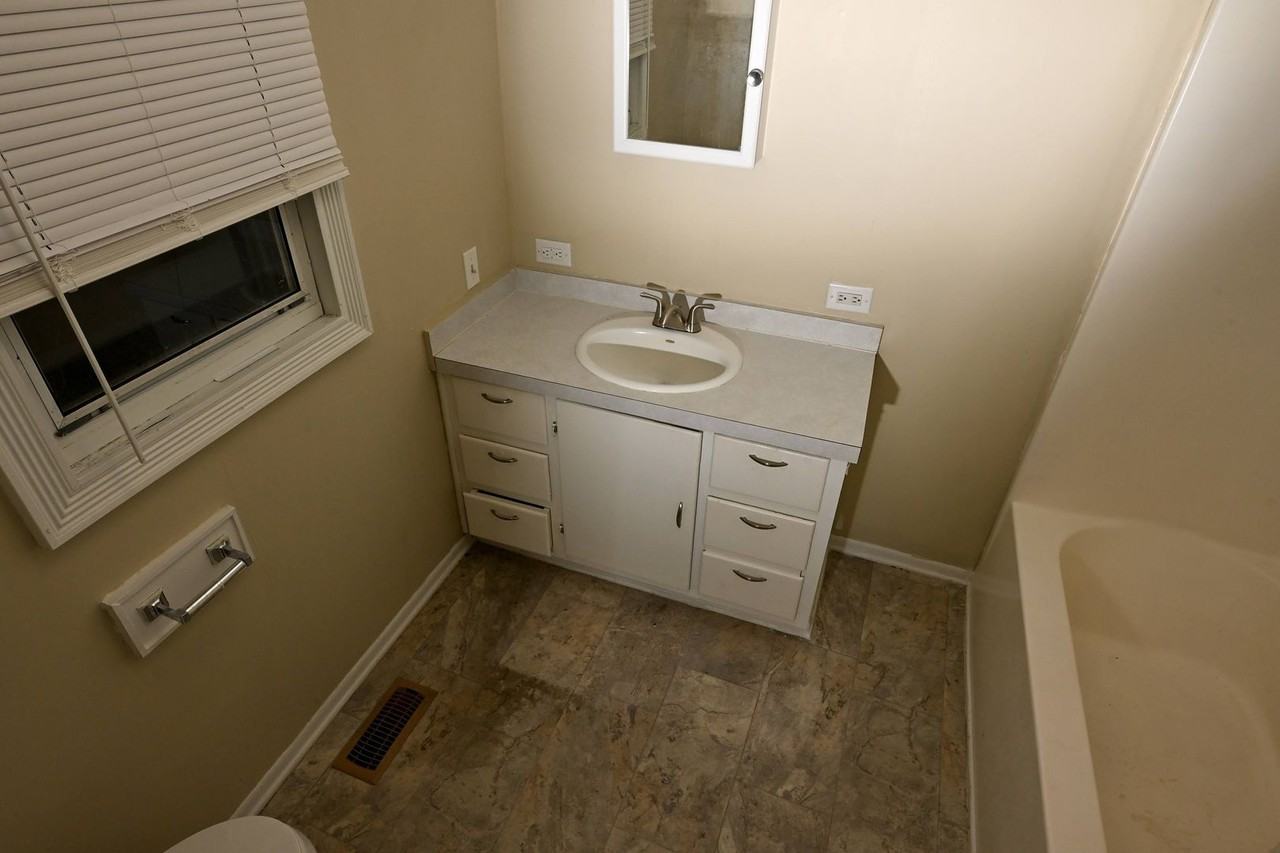 6565 Huntsboro Rd - Photo 4 of 20