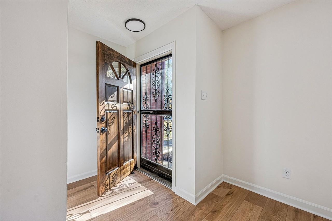 6452 Macon Rd - Photo 5 of 24