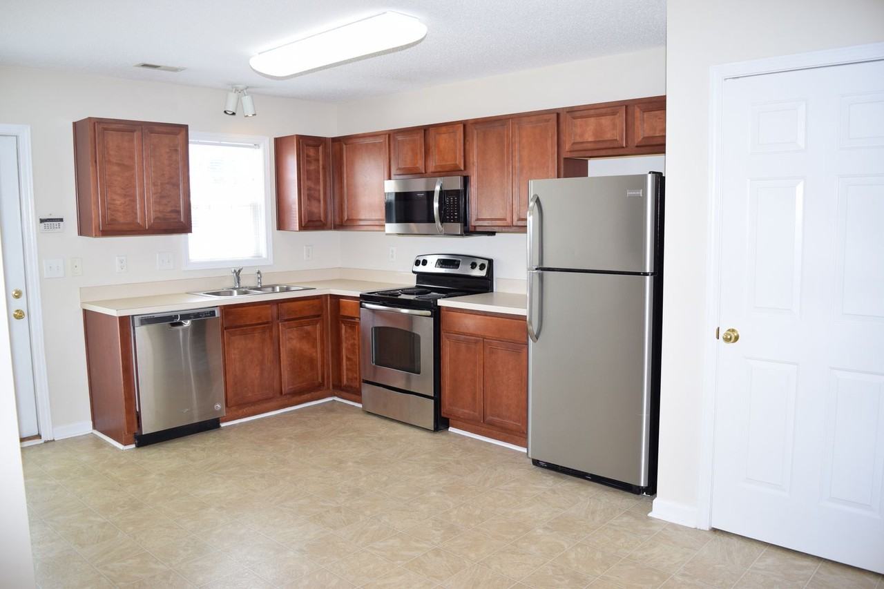 1611 Oak Leaf Dr Nw - Photo 7 of 19