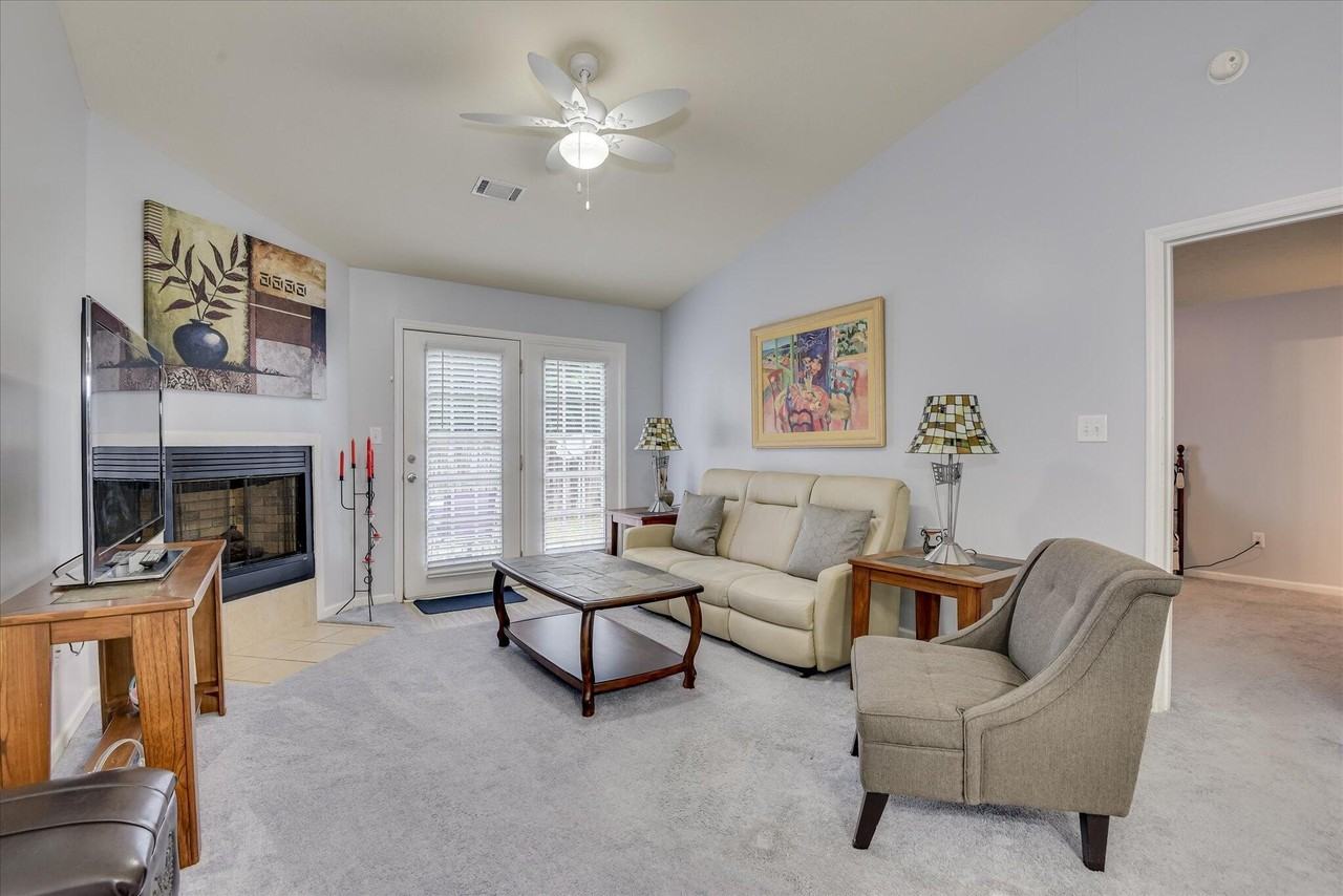 121 Melville Ln Sw - Photo 4 of 22