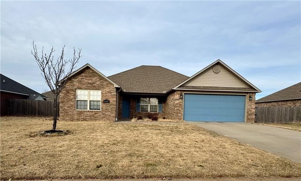 630 Lasso Ln - Photo 4 of 44