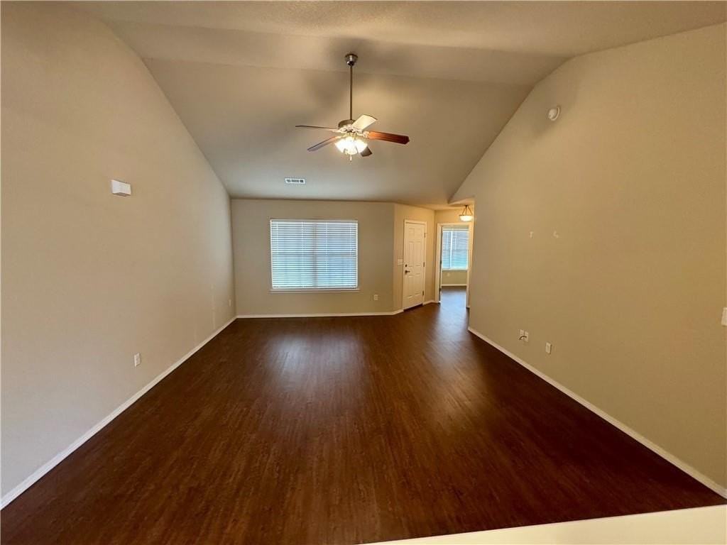 630 Lasso Ln - Photo 7 of 44