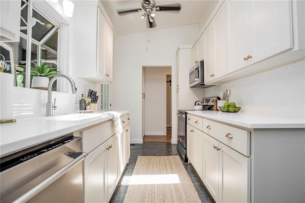 1 Rader Ln - Photo 2 of 31