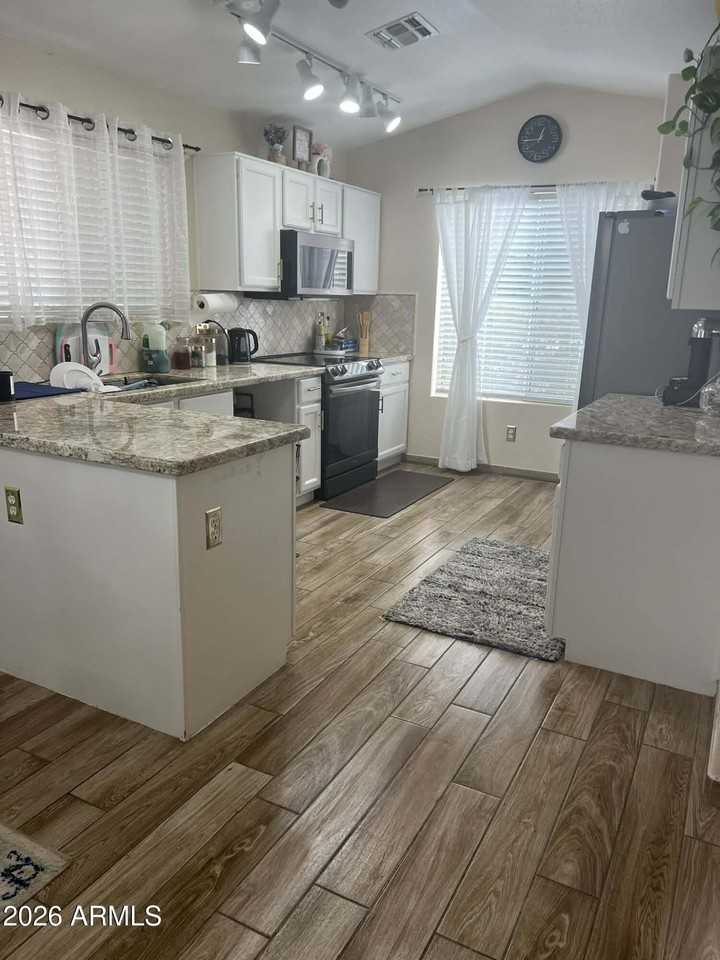 6806 N 77th Dr - Photo 4 of 13