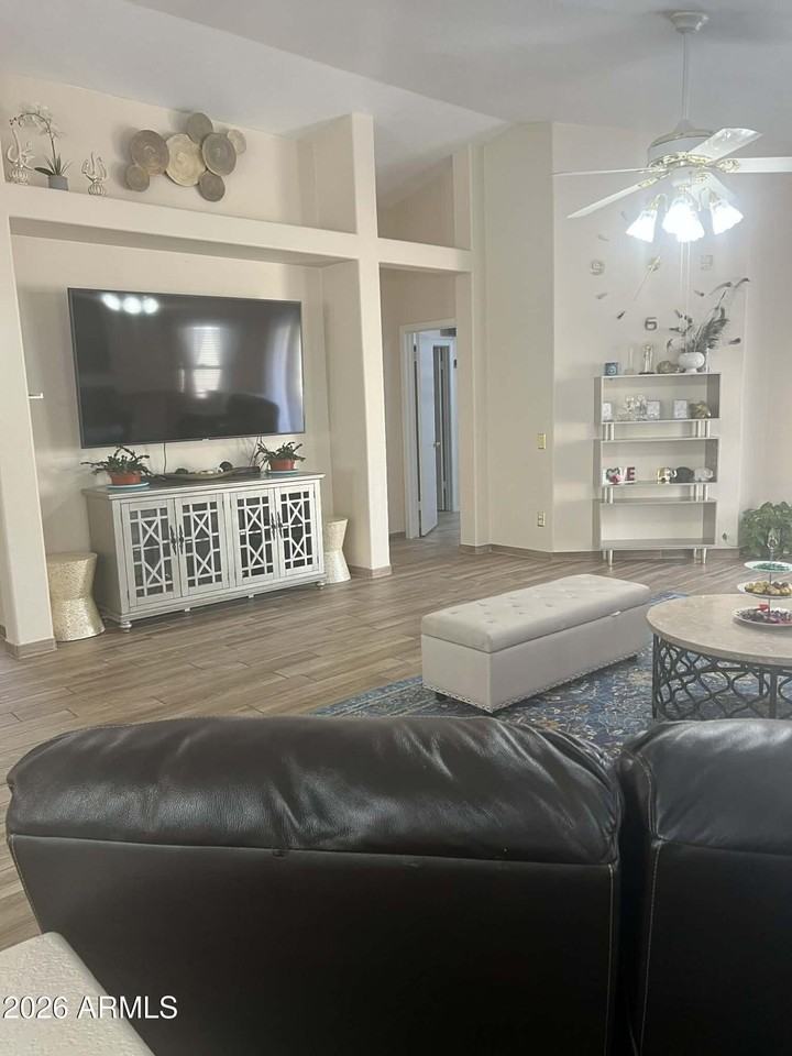 6806 N 77th Dr - Photo 6 of 13