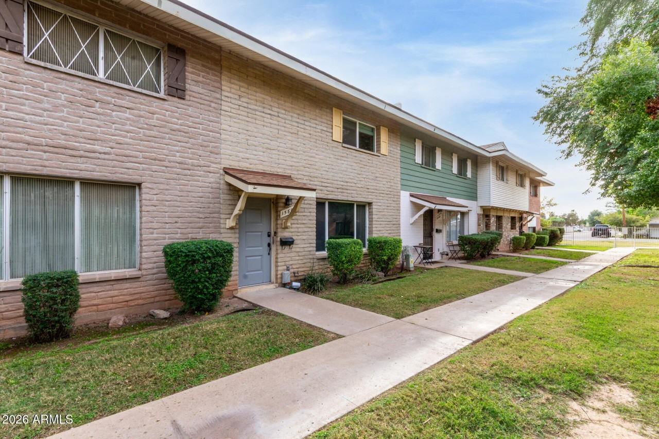 1586 W Campbell Ave - Photo 2 of 29