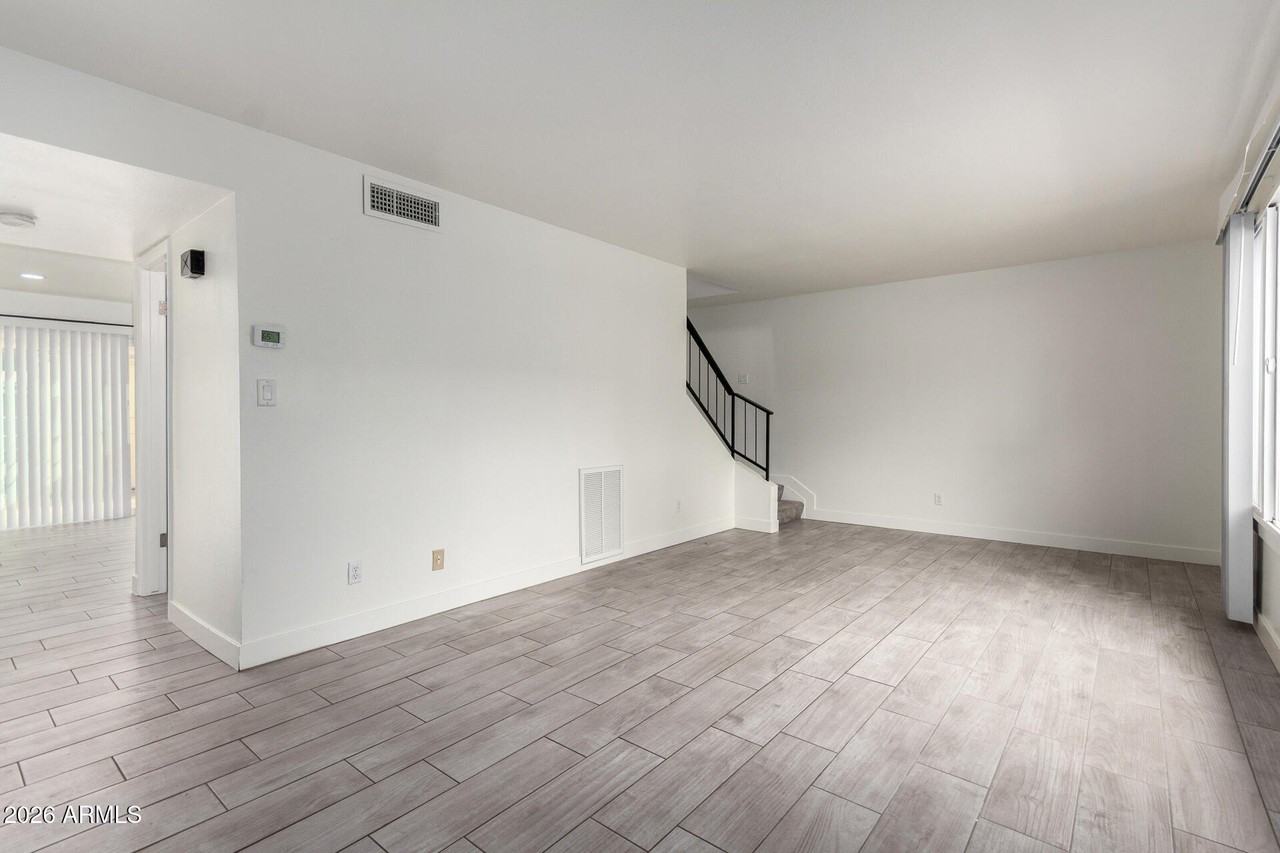 1586 W Campbell Ave - Photo 5 of 29