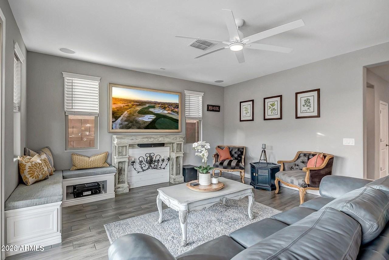 517 E Balao Dr - Photo 3 of 23