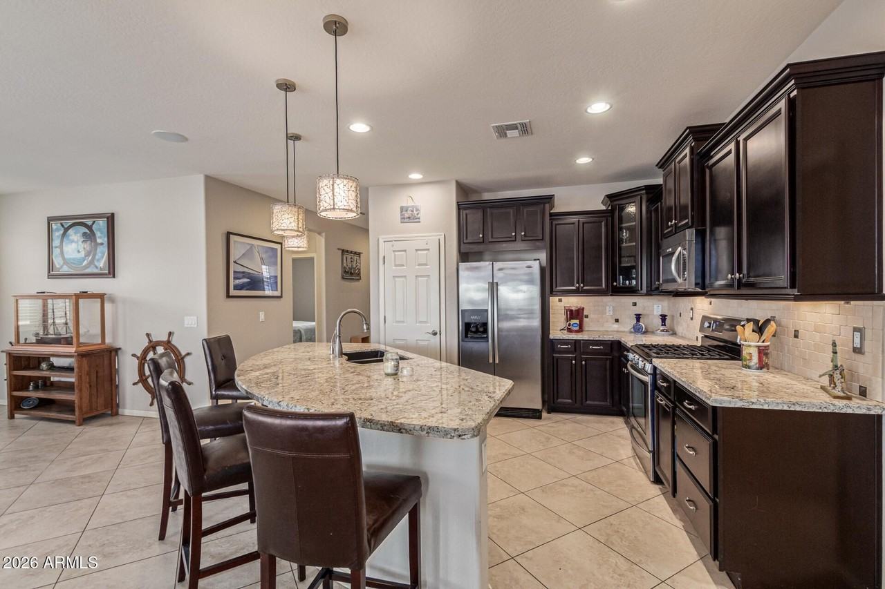 17504 W Redwood Ln - Photo 4 of 18