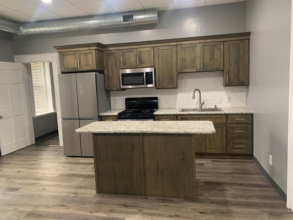 105 E Franklin St - Photo 2 of 10